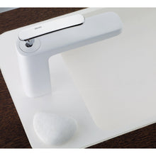 Load image into Gallery viewer, Faucet Despertar White